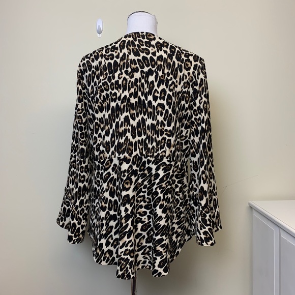 Chico’s Leopard Print Top Chico’s Size 2 (L - 12) - Picture 5 of 15
